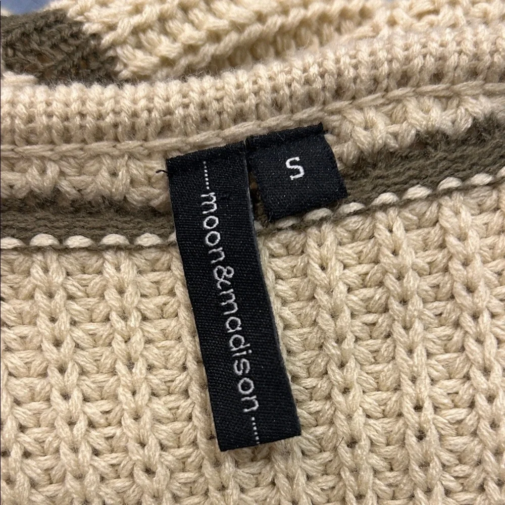 Moon and Madison size small long cardigan in cream and army green striped